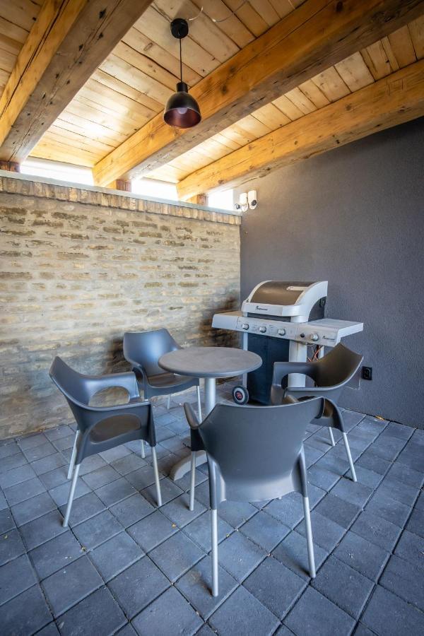 Gray Brick Subotica Exterior foto