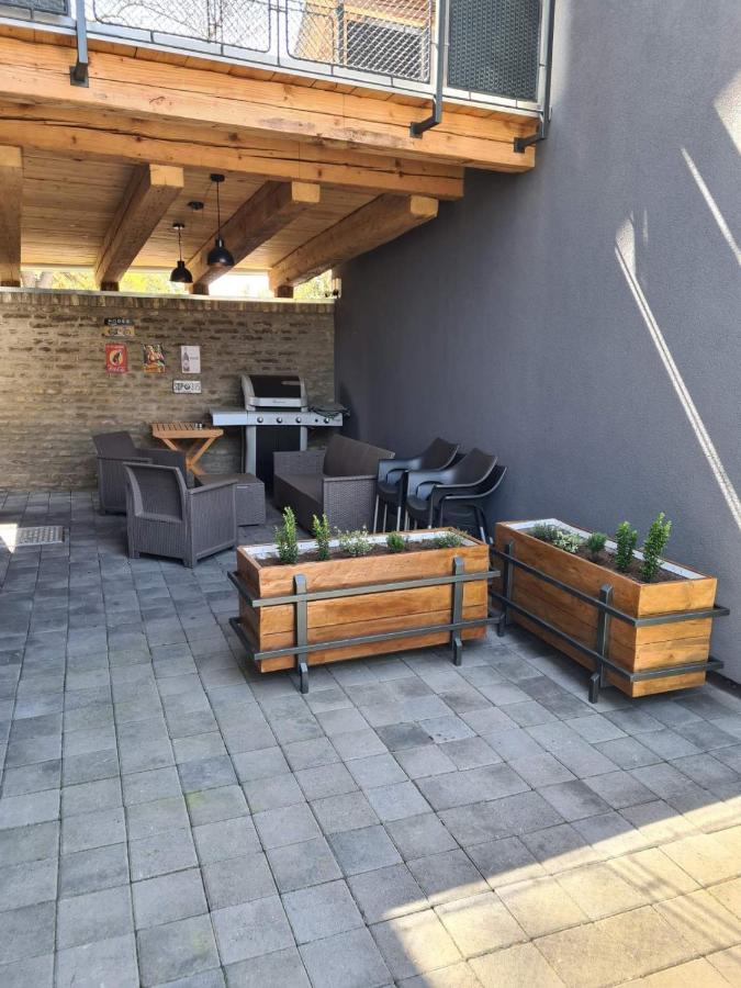 Gray Brick Subotica Exterior foto